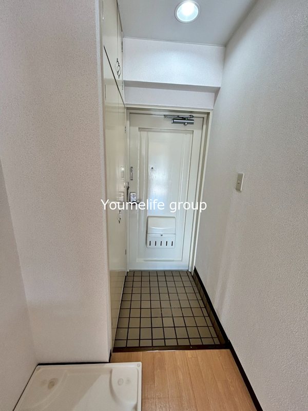 ロイヤルヒルズ石室 玄関