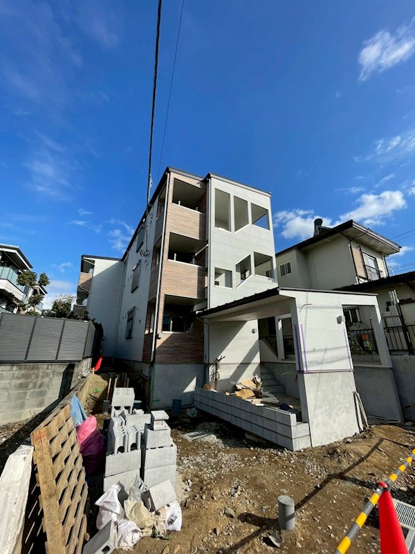 エテルノヴァローレ茅ケ崎 玄関