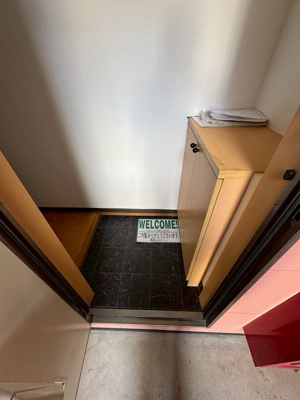 メゾンラスティング 玄関