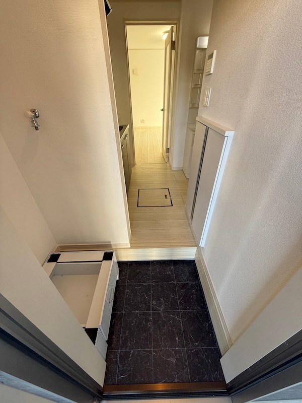 ランウェイ３４Ｒ 玄関