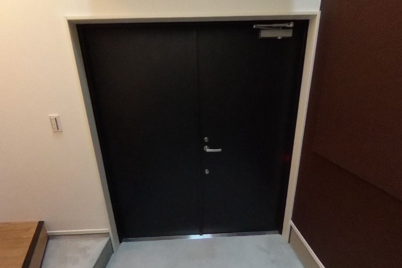 Ａｓｈｔｏｎ　Ｈｉｌｌｓ 玄関