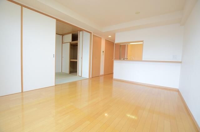 日神パレステージ本厚木リバースクエア リビング