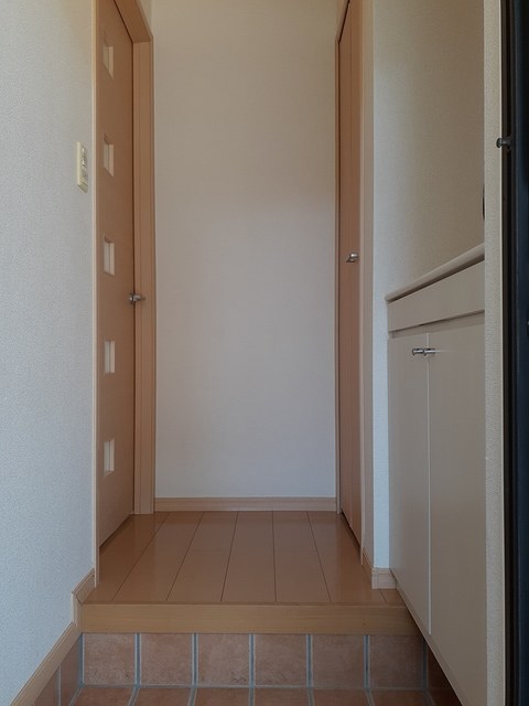 ビラ・カメリア 玄関