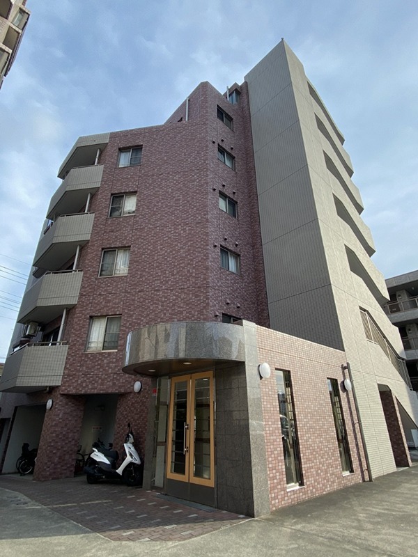 アバンサール湘南 301号室 外観