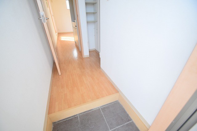 鍛冶ヶ谷　壱番館 玄関