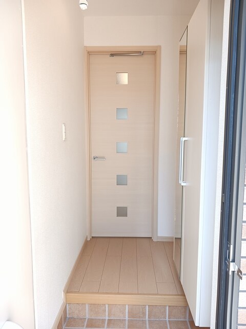 クラール曽比 玄関