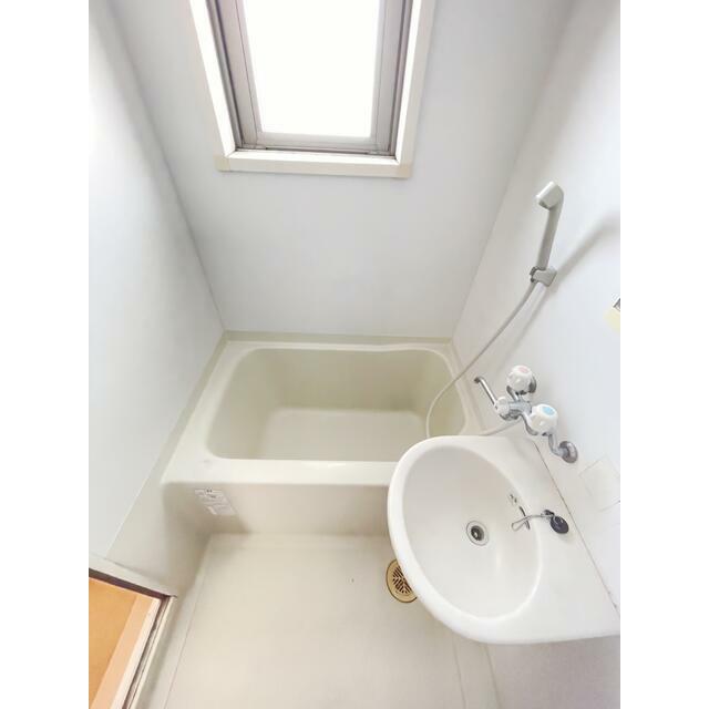 ロック・フィールド水引 風呂画像