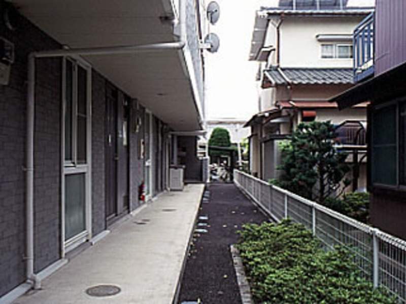 レオパレス石塚 玄関
