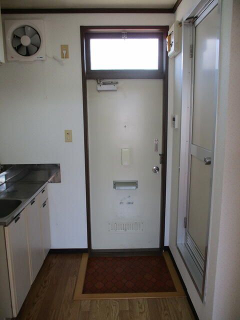 シティハイム海岸通り 玄関