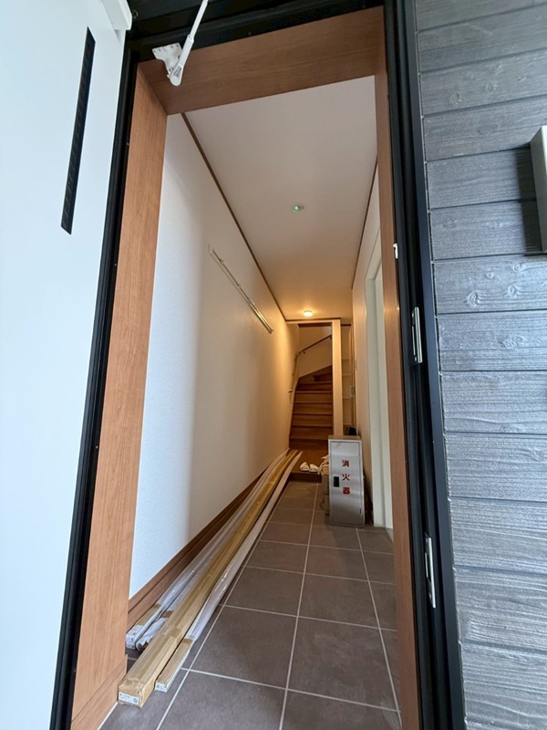 Ｌａ　ｃｏｌｌｉｎａ弐番館 玄関