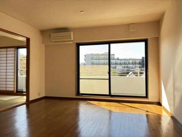 ヴィルヌーブ横浜・港南台 リビング