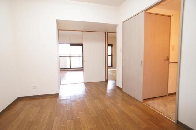 マローネ リビング