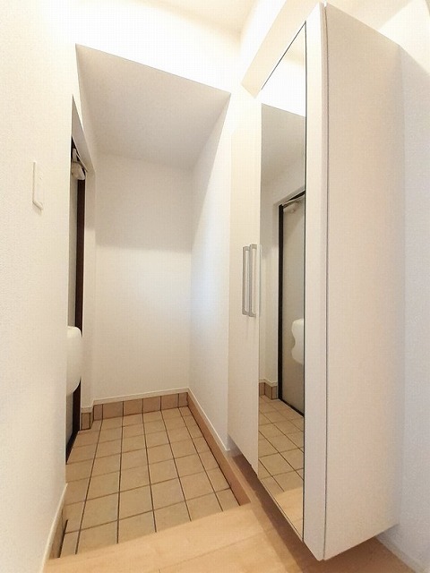 ヴェルテス弐番館 玄関