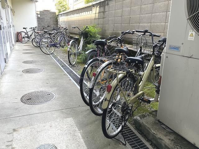 ロイヤルヒルズ石室 その他外観1