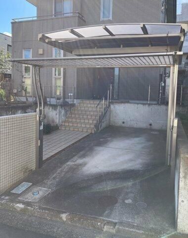 西鎌倉戸建 駐車場