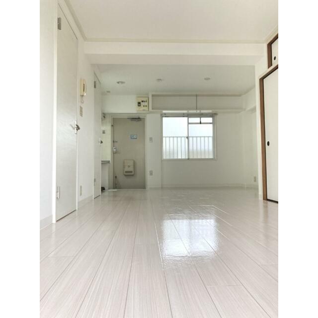 北茅ヶ崎アパートメント６号棟 リビング