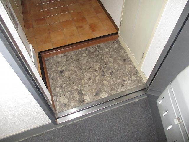 ガーデンヒルズ横浜 玄関