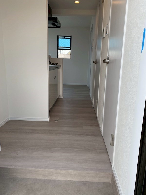 アザーレ・クオン伊勢原 玄関