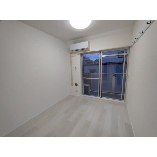 ロイヤルマンション松田 リビング