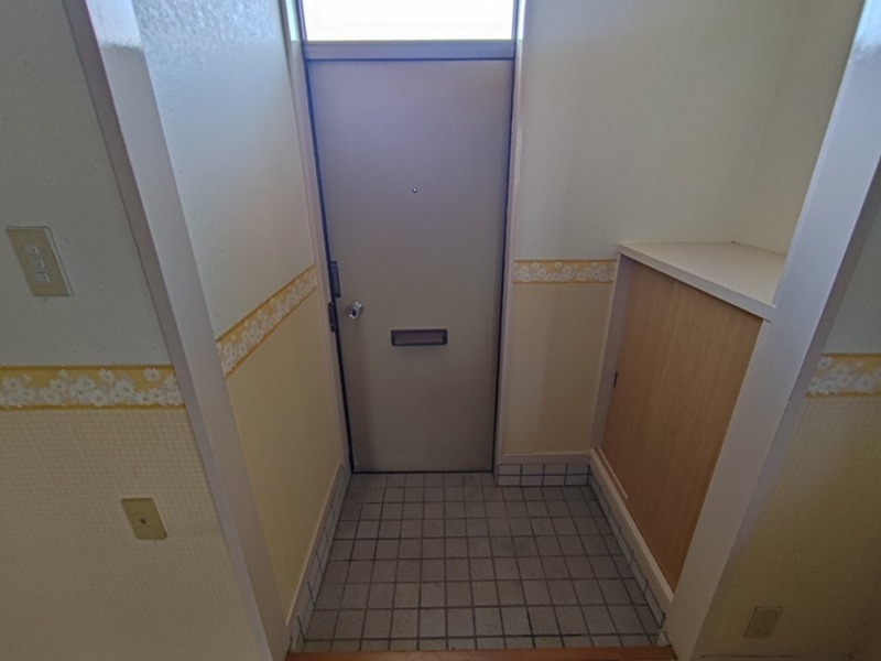 横内ハイツ 玄関