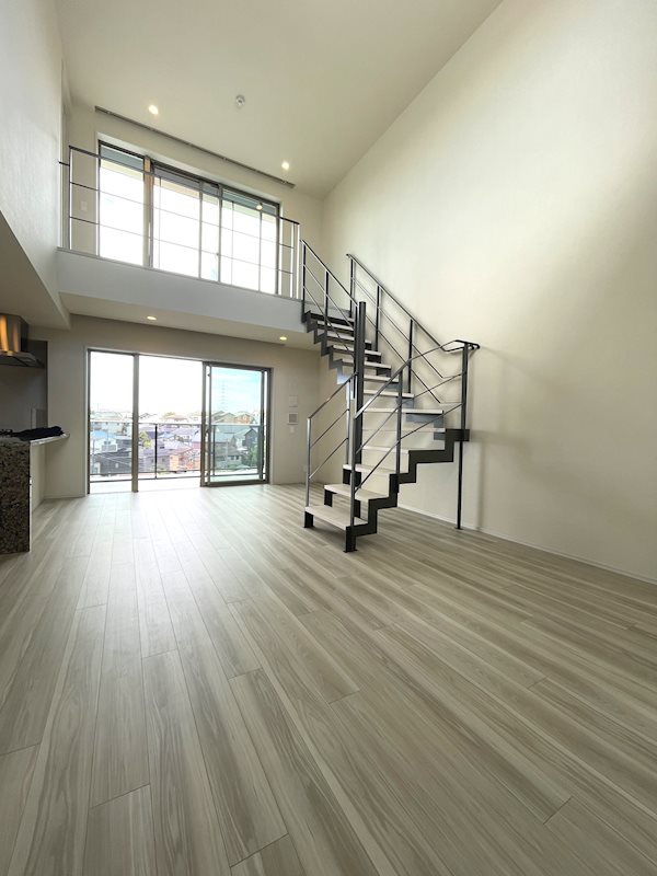 ヴェレーナ横浜戸塚グランラルジュ リビング