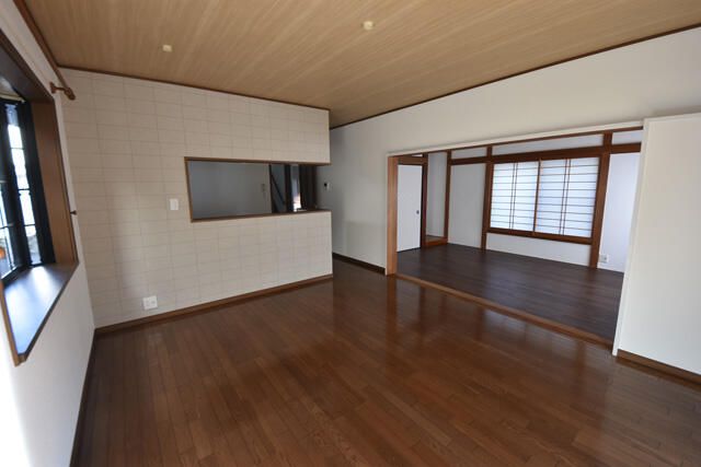 鵠沼海岸３丁目貸家 リビング