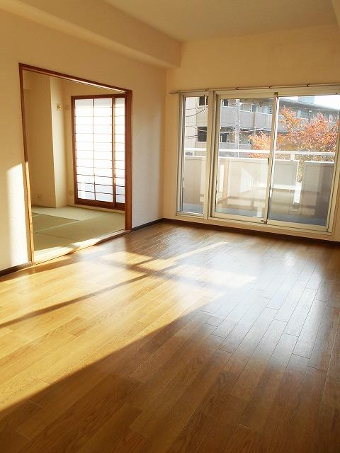 ＮＩＣライブステイツ戸塚ガーデン リビング