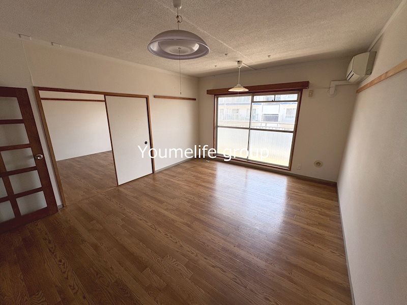 テレパレス伊勢原６号棟 リビング