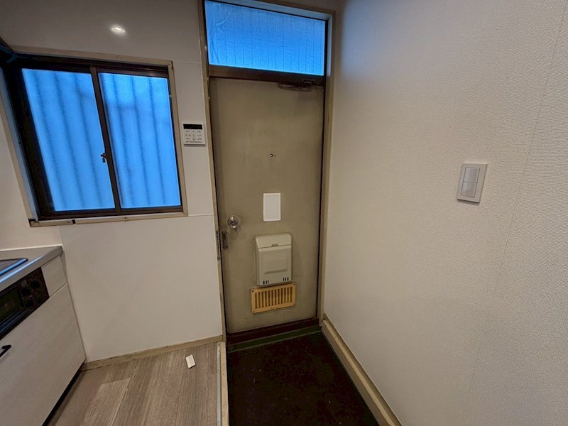 京和ハイツ 玄関