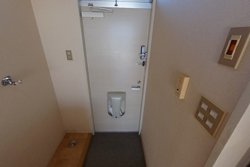 ハイツリンム 玄関