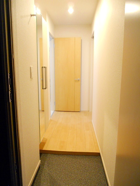 ル・ソレイユ 玄関