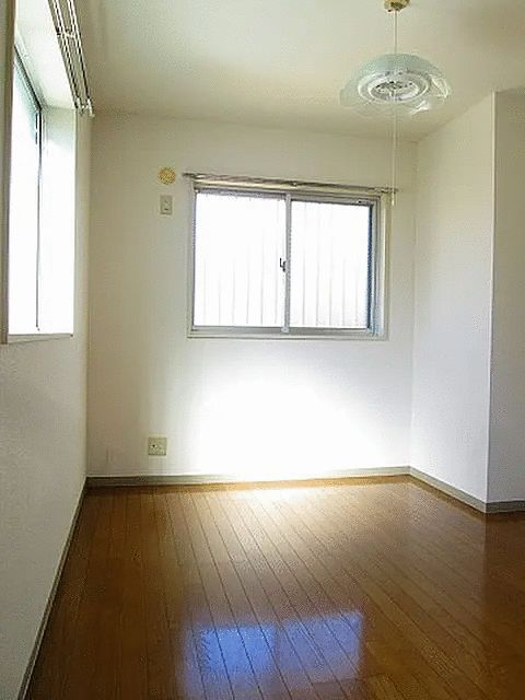 フローレンスユー ベッドルーム