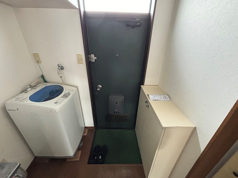 ジュネス東海 玄関