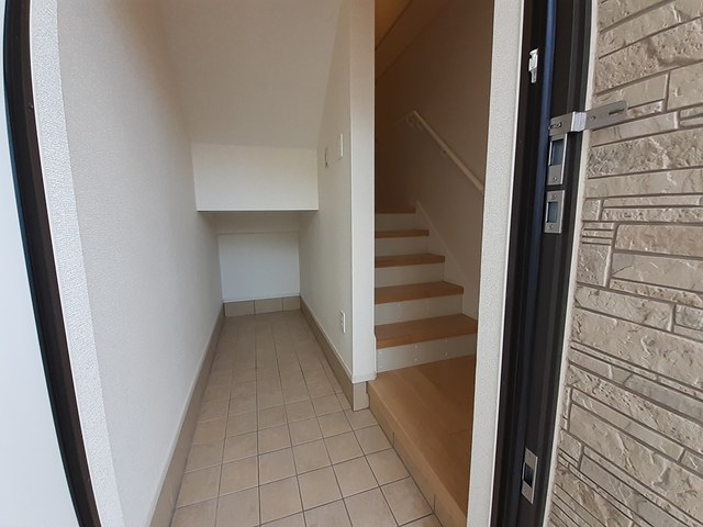 ラ　ヒル　ノーヴァ 玄関