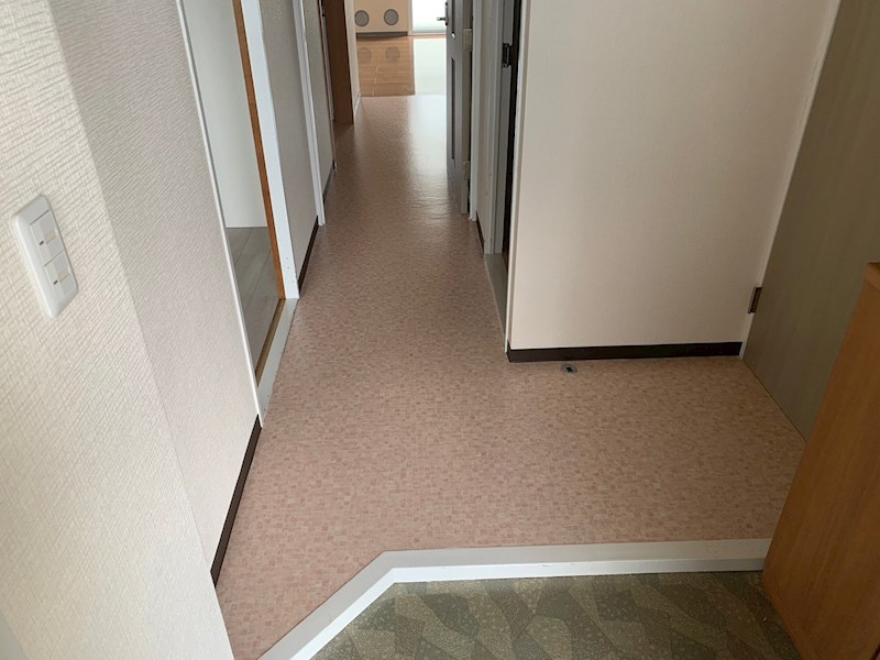 コスタビラ 玄関