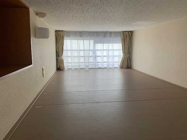 レオパレスアルファヒルズ ベッドルーム