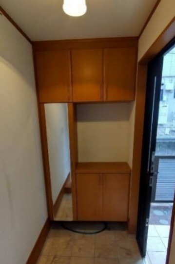 鎌倉市植木戸建 玄関