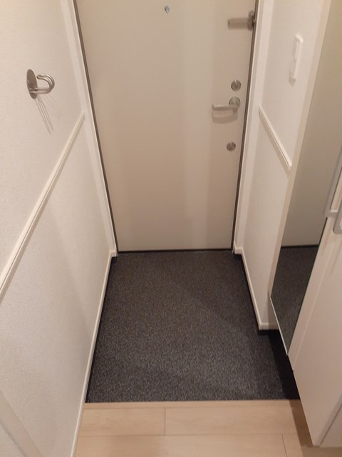 アベニール 玄関