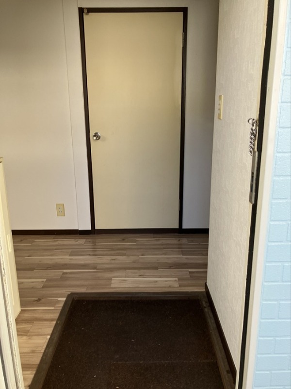 コーポラス新屋 玄関