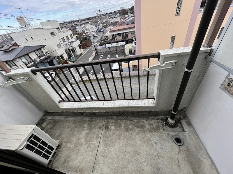 ゼルコバハウス鶴巻南 ベランダ