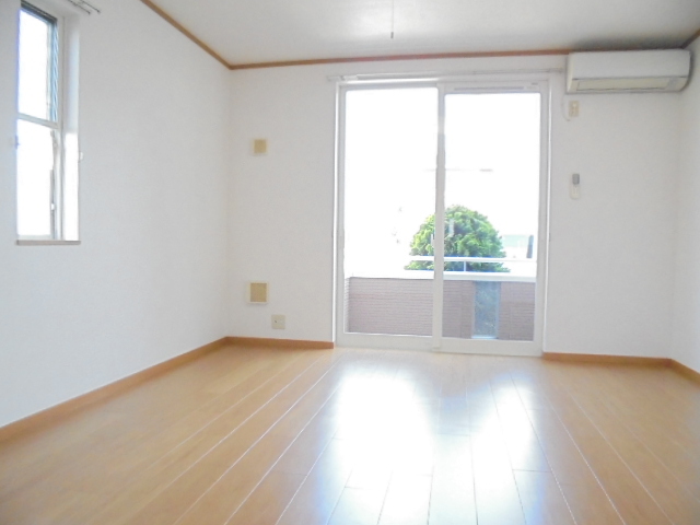 ジョイ・キープ・クニヤン リビング