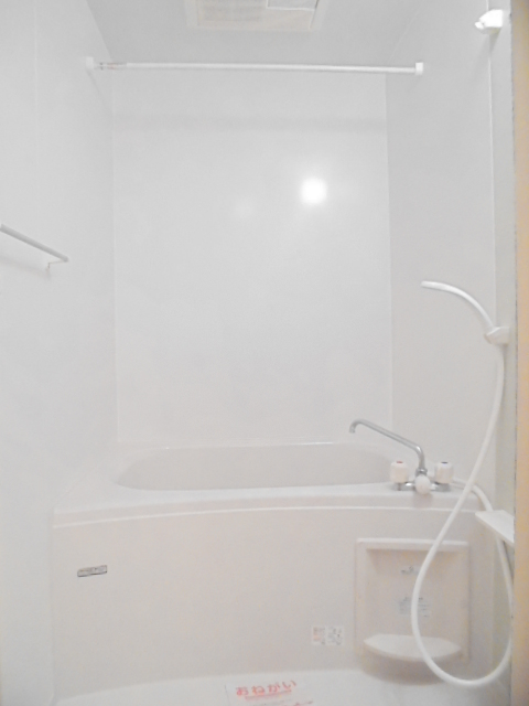 ジョイ・キープ・クニヤン 風呂画像