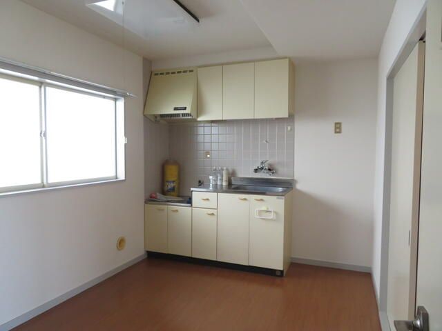 コーポ温水 リビング