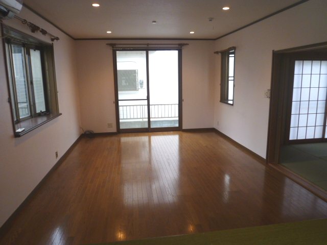 厚木市愛甲1丁目戸建 リビング