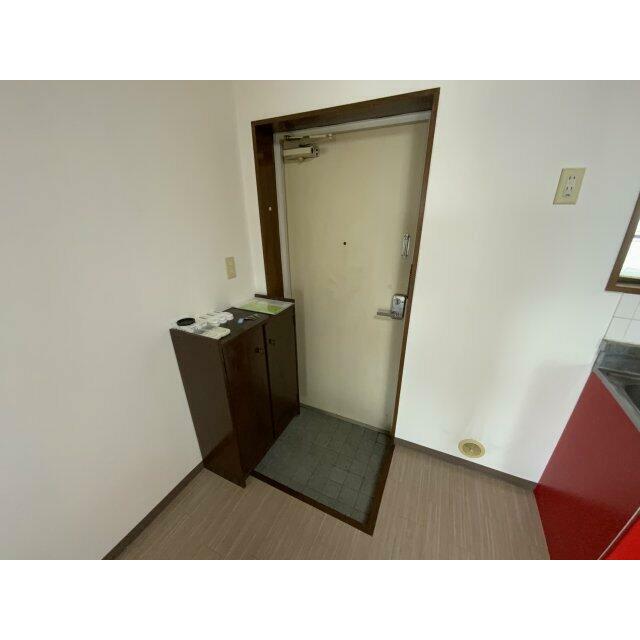 メゾン川瀬 玄関