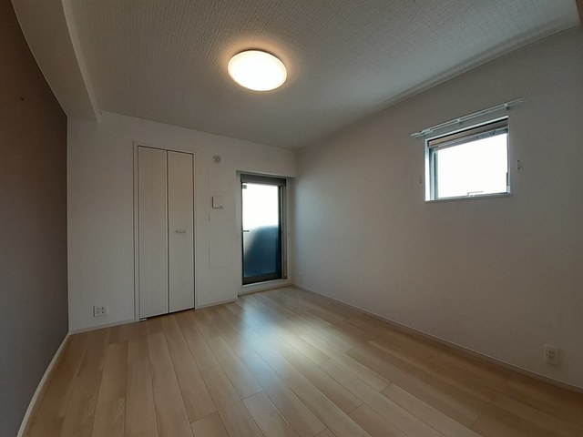 ホワイト　ウェル湘南Ⅱ リビング