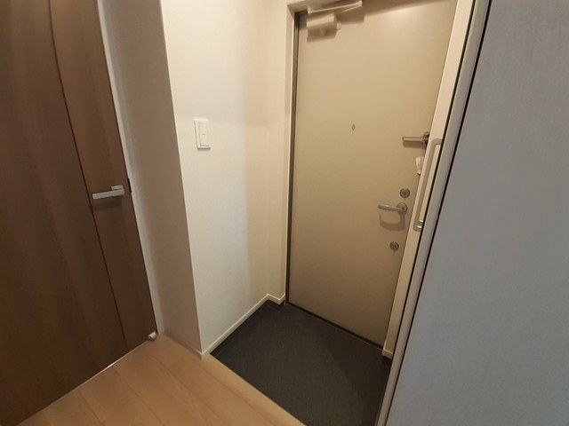 トランクイル・Ｙ 玄関