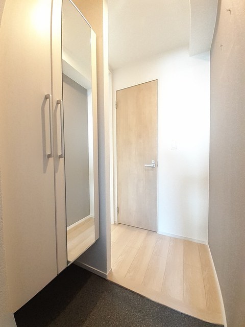 ホワイト　ウェル湘南Ⅱ 玄関