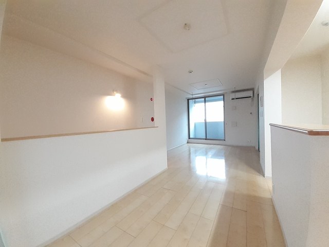 アングロ　フェリーチェ リビング