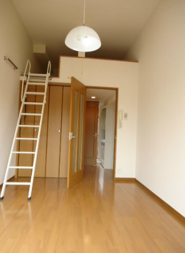 キャンパスコート リビング